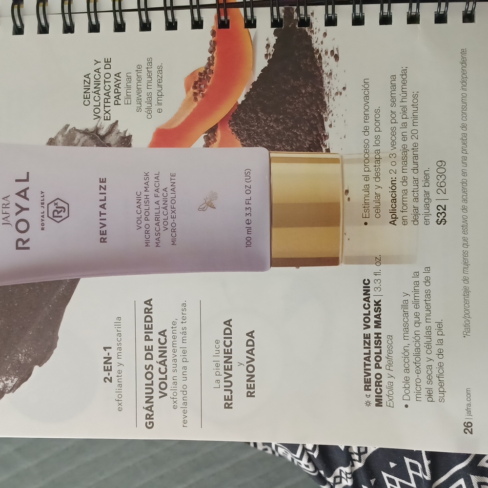 Mascarilla facial volcanica